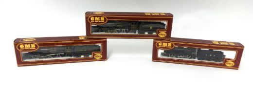 GMR Airfix OO gauge locos including Castle Class and Fowler.