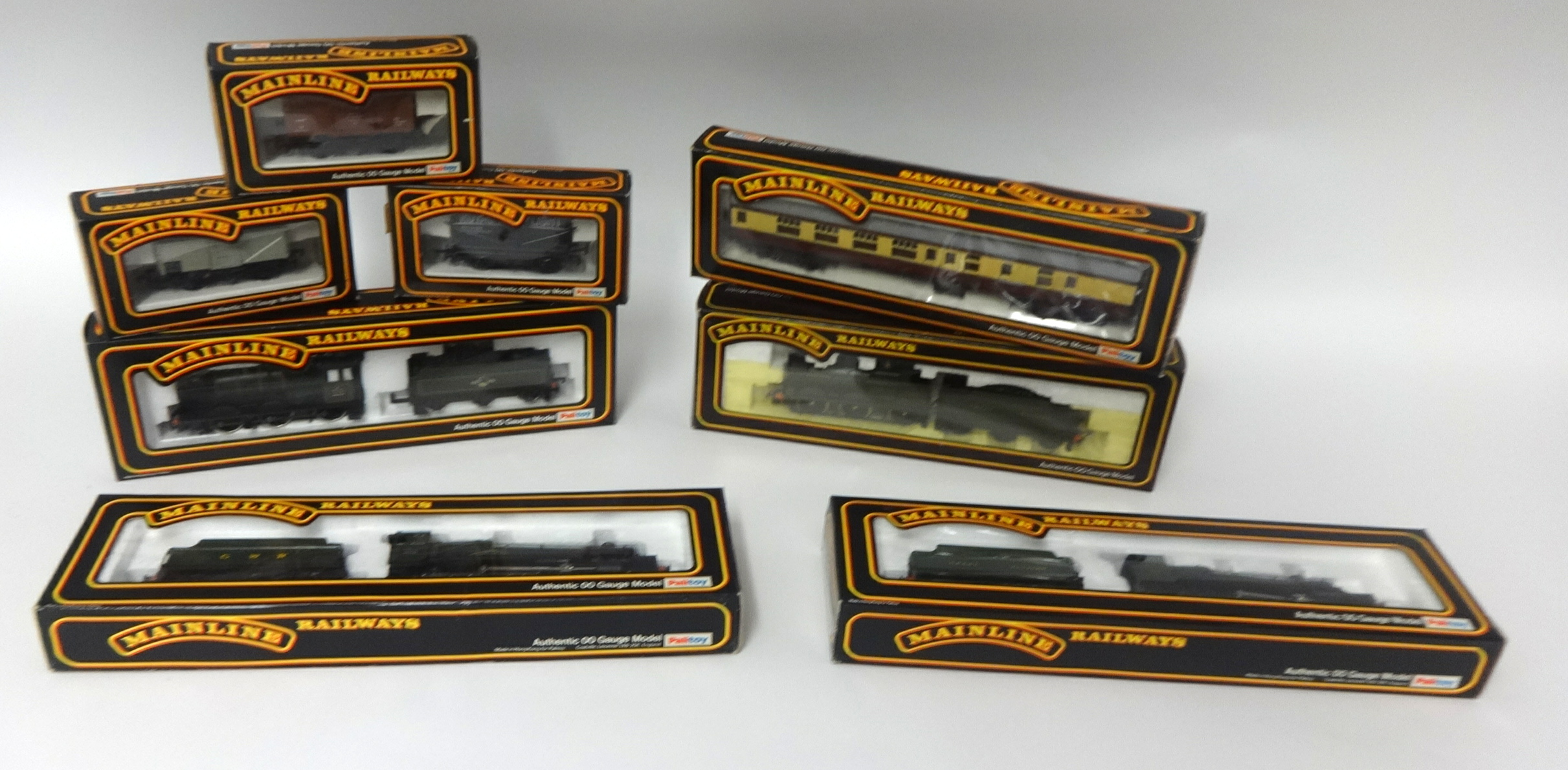 Mainline Railways OO gauge boxed models including four locos (8).