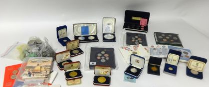 Collection of various commemorative coins including various UK Year sets, Royal Mint sets, 1989