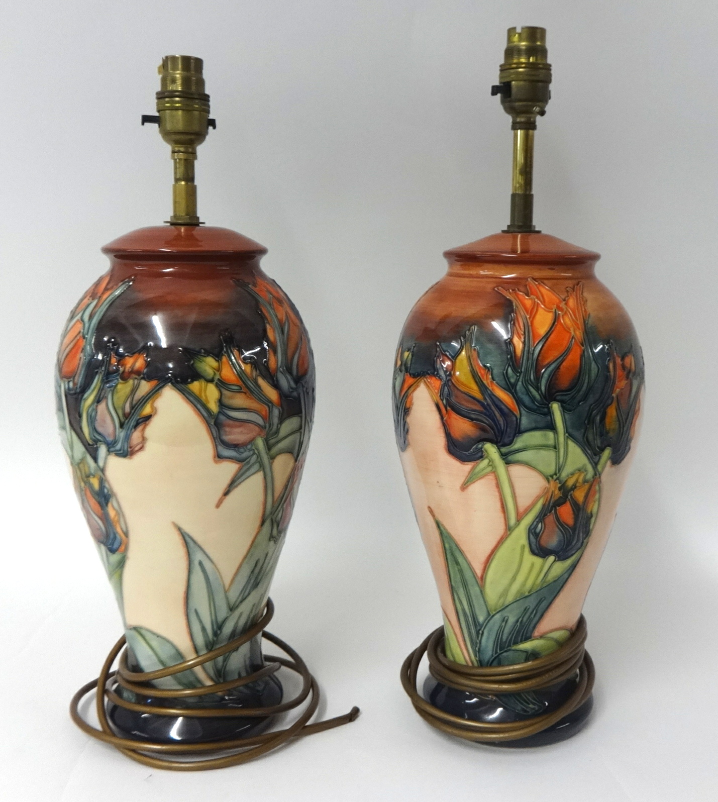 A pair of modern Moorcroft table lamps of baluster shape, height 42cm max. - Bild 2 aus 2