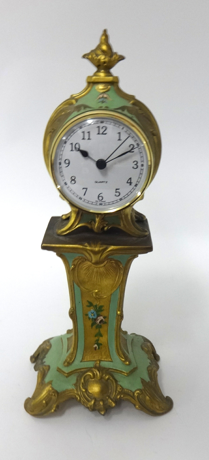 Mantle clock with 8 day movement one side and replacement modern quality movement other,