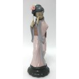 Lladro figure a Geisha girl, 29cm.