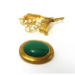 A 9ct gold and cultured pearl floral brooch, in the form of a lily of the valley, weight 10 grams