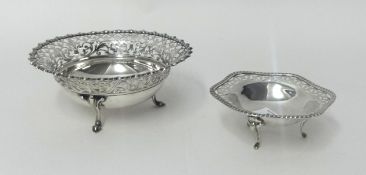 An Edwardian silver basket, by James Dixon and Son, Sheffield 1908, of circular form with a