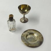 George V silver Communion cup and wafer dish, in original fitted travelling case (Birmingham circa
