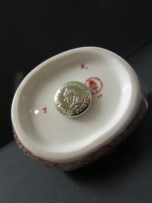 Three Royal Crown Derby paperweights, HEN gold stopper (8cm), COCKEREL silver stopper (9.5cm) and - Image 7 of 10