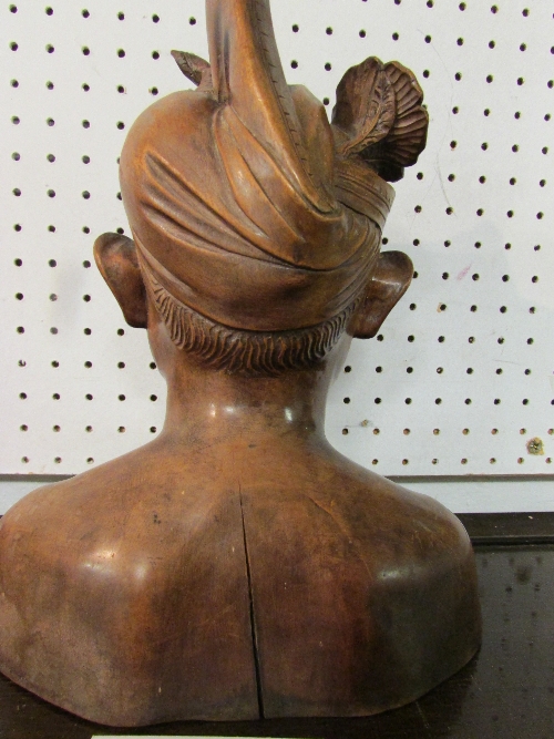 Carved hard wood bust of  male in Malaysian headdress (height 18cm) - Image 3 of 3