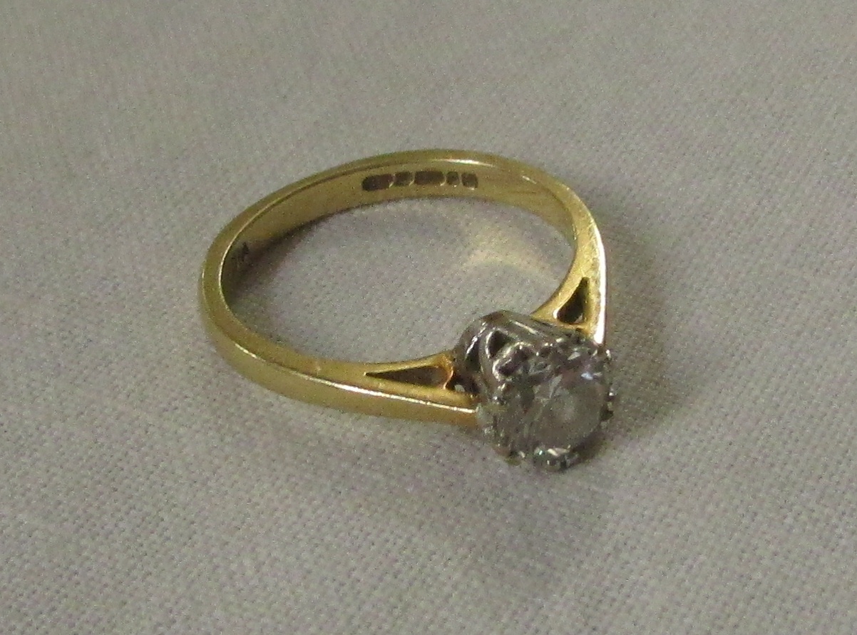 18ct gold solitaire diamond ring, stone estimated at 0.45 carat, total weight 2.4g