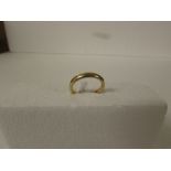 18ct gold wedding ring, 5.5g