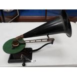 Black Standard Model 'A' floating arm gramophone