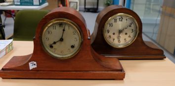 Pair of oak cased mantle clocks (2)
