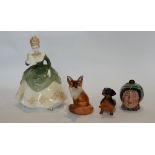 Royal Doulton small seated fox in natural colours ( crack to base),
