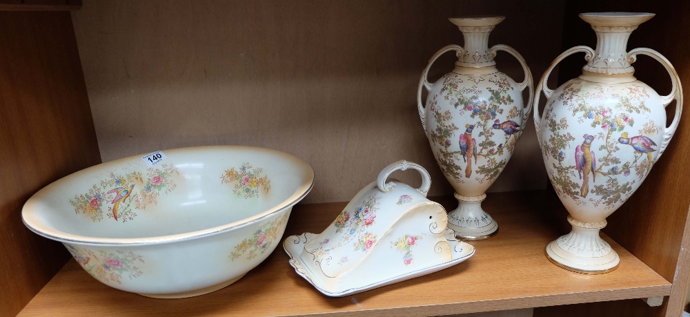 A collection of pottery to include Regal