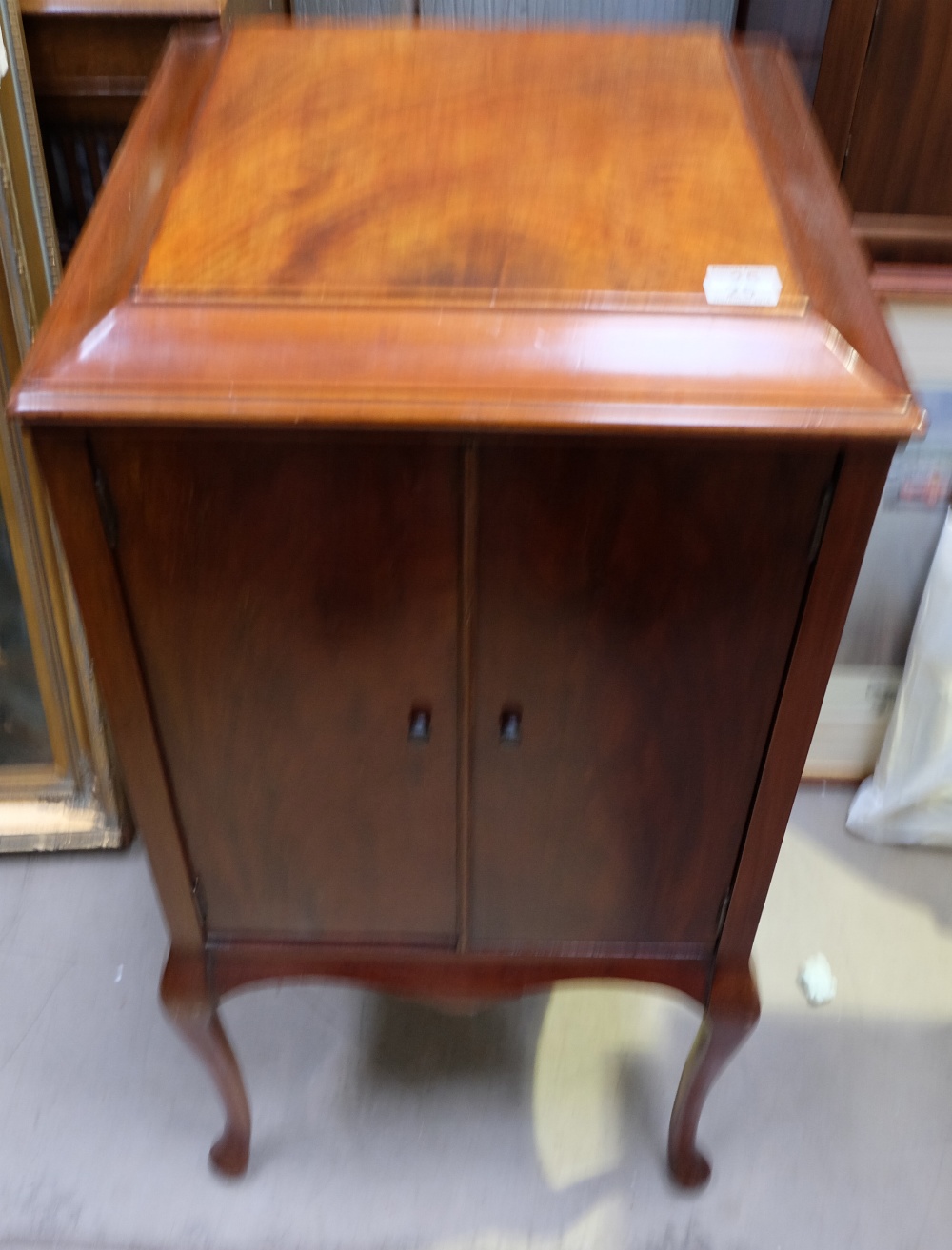 Mahogany Dulcetto floor standing gramophone