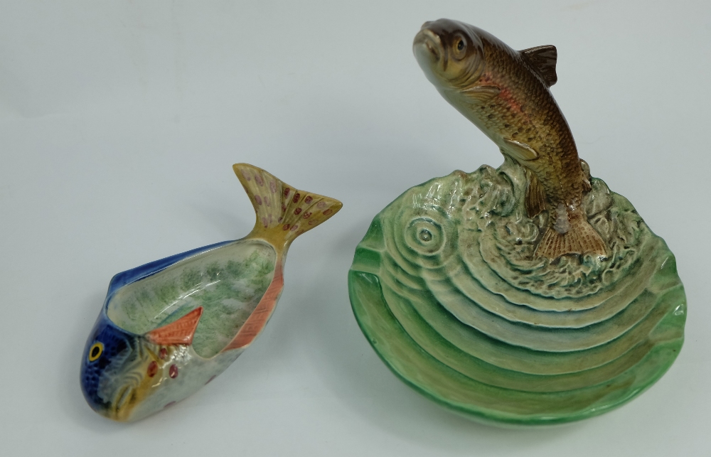 Beswick model of Fish ashtray 1304 and Trout Dish  (2)