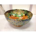 A Maling Chelsea bowl decorated in the daisy pattern with gilt rims and yellow flowers on an