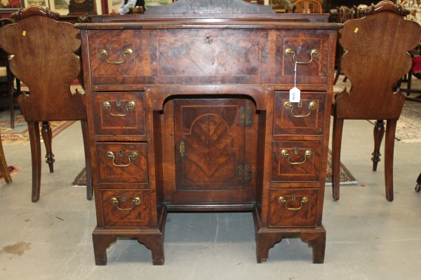 Georgian and later walnut knee-hole writing desk with crossbanded decoration, quarter-veneered top - Image 8 of 9