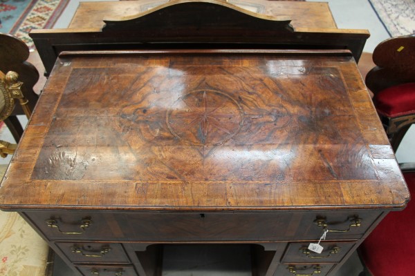 Georgian and later walnut knee-hole writing desk with crossbanded decoration, quarter-veneered top - Image 4 of 9