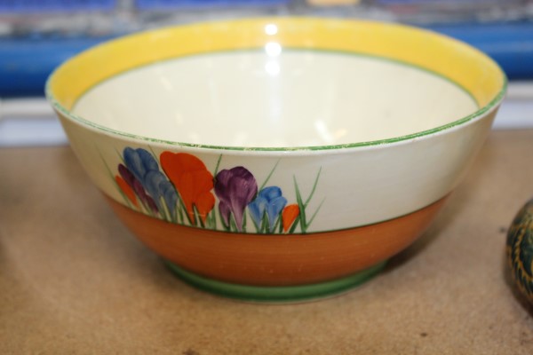 Selection of Clarice Cliff Bizarre range Crocus pattern hand-painted items including two bowls, - Image 18 of 28