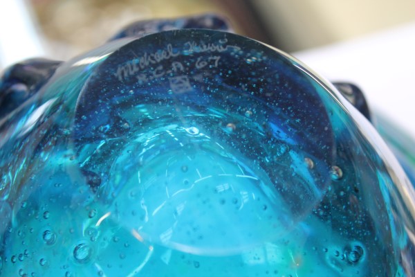 M'dina glass vase of elliptical form, with applied zig-zag band in blue, bearing paper label and - Image 4 of 5