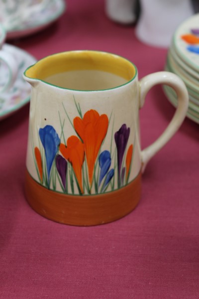 Clarice Cliff Bizarre range Crocus pattern hand-painted teaware (24 pieces) CONDITION REPORT - Image 5 of 13