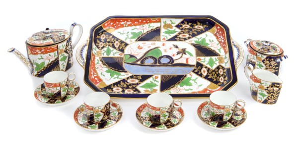 Victorian Derby Imari pattern cabaret set comprising two-handled tray, 48cm wide, teapot, sucrier, - Image 2 of 9