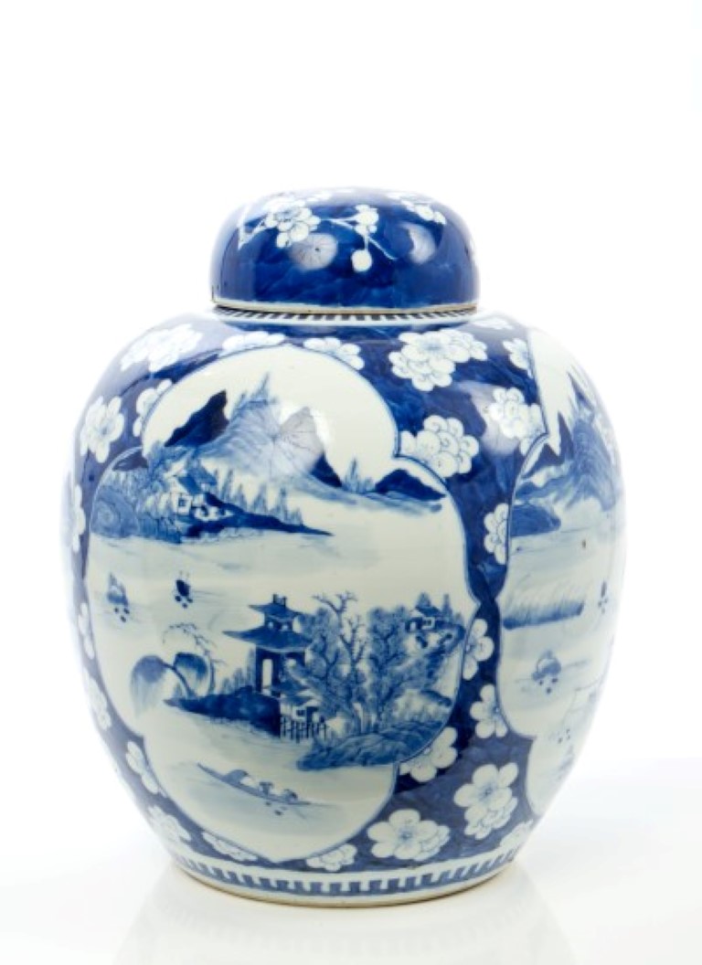 Early 20th century Chinese export blue and white, baluster shaped ginger jar and cover with