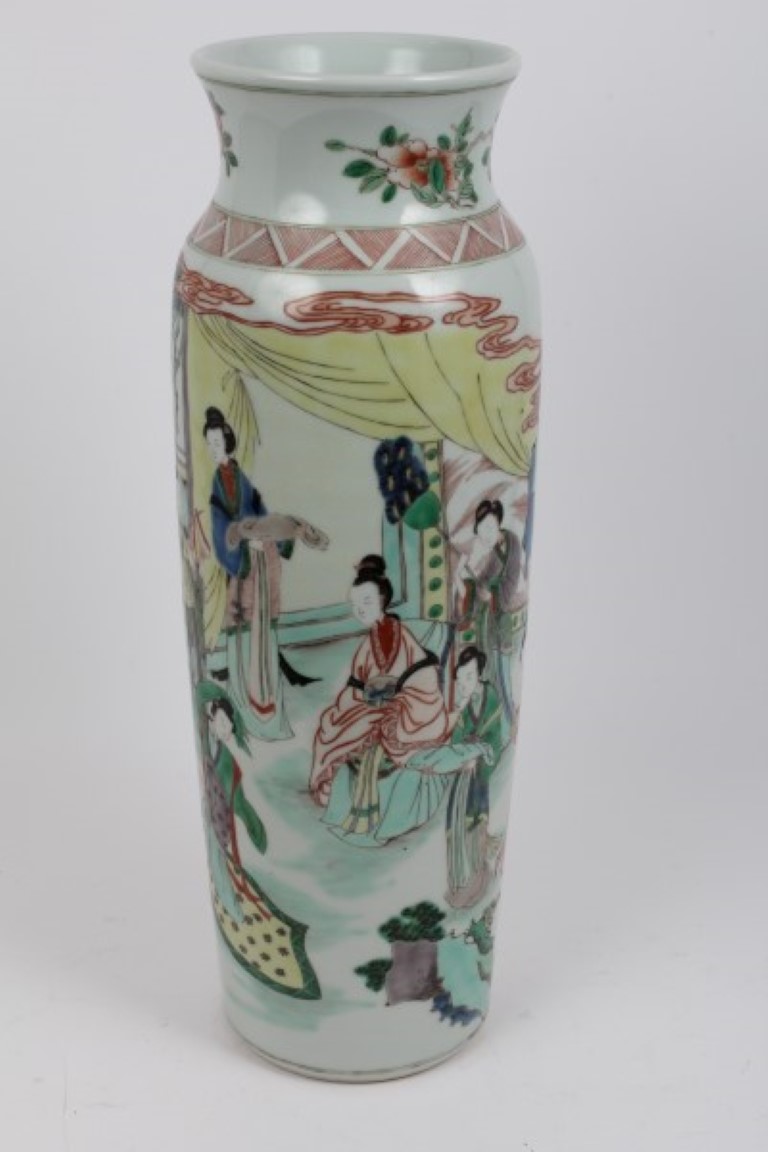 Chinese famille verte porcelain vase of cylindrical form, painted with court scene, 49.5cm high