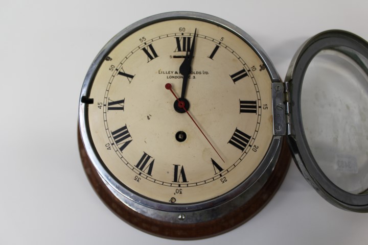 Early 20th century ships' bulkhead clock with eight day movement, - Image 2 of 2