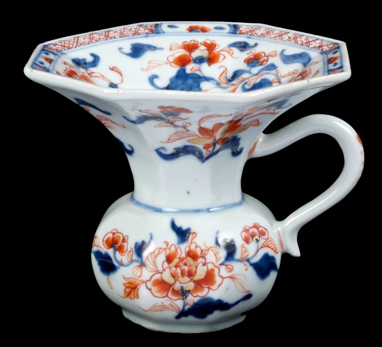 Rare 18th century Chinese Imari spitoon of octagonal waisted form with loop handle, decorated with