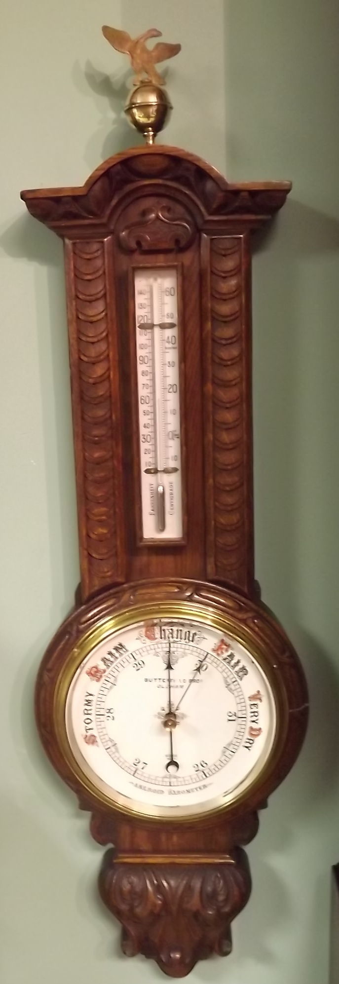 Victorian Oak Aneroid Barometer (Butterf