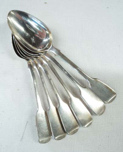 A set of six silver fiddle pattern teaspoons - Charles Lias - London 1837