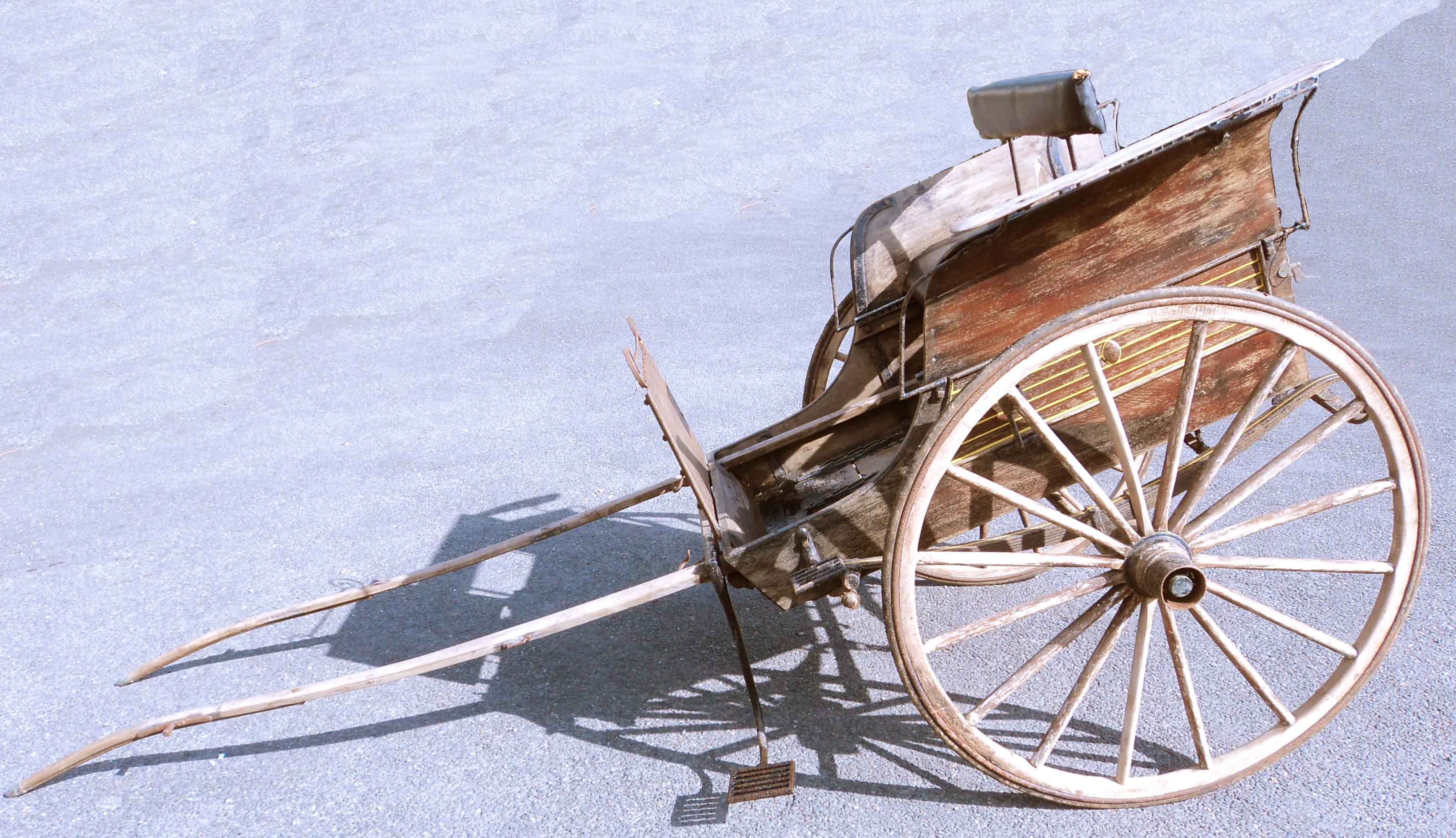 A turn of the Century ralli cart with coachbuilt body, lamp sconces, steps and leaf springs - 49"