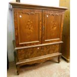 A 3' 2½" Italian inlaid and burr walnut veneered media cabinet with pair of panelled cupboard
