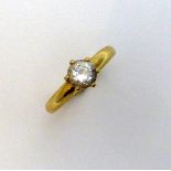 A 9CT GOLD CUBIC ZIRCONIA RING, hallmarks for London, ring size M