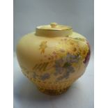 A ROYAL WORCESTER PORCELAIN BLUSH IVORY POT POURRI VASE, No.1286, height 13cm (missing pierced