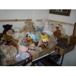 A LARGE QUANTITY OF MODERN SOFT TOYS