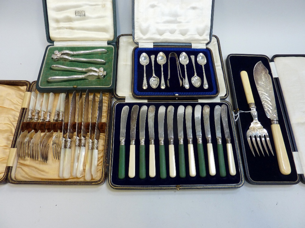 A COLLECTION OF BOXED SILVER AND PLATED EDWARDIAN TABLEWARES, to include a set of six teaspoons
