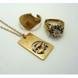 THREE ITEMS OF JEWELLERY, to include two 9ct gold rings together with a zodiac necklace