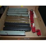 A QUANTITY OF UNBOXED AND ASSORTED OO/HO COACHES, to include Hornby Dublo Pullman, Hornby Acho S.N.