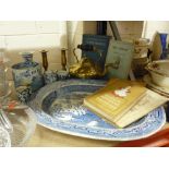 A BLUE PRINTED MUG, c.1810, with Willow pattern meat platter, oriental items, brasswares and