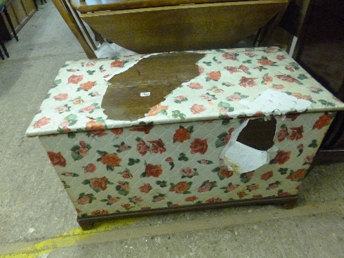 A VICTORIAN OAK BLANKET CHEST