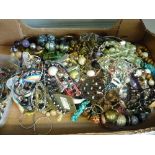 A MIXED TRAY OF FASHION AND COSTUME JEWELLERY, to include earrings, bracelets and necklaces