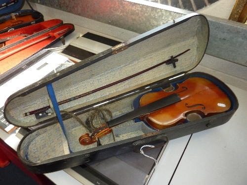 A STUDENT'S VIOLIN AND BOW, two piece back, wooden case