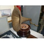 A BARREL TABLE TOP GRAMOPHONE, with metal horn