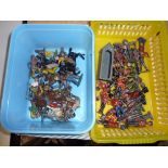 A QUANTITY OF UNBOXED AND ASSORTED HOLLOWCAST LEAD FIGURES, playworn condition, mainly Guardsman,