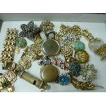 A TRAY OF COSTUME JEWELLERY, to include brooches, bracelets etc