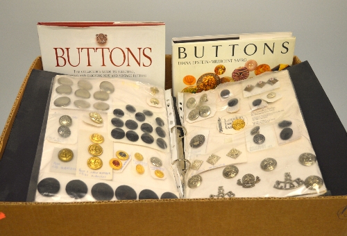 A LARGE COLLECTION OF VINTAGE BUTTONS, to include three books on the collection of buttons