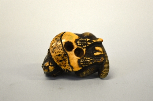 A JAPANESE IVORY NETSUKE, carved as a Rat - Image 3 of 3