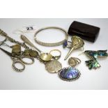 A SMALL BOX OF SILVER AND WHITE METAL ITEMS, to include lockets, rings a vesta etc